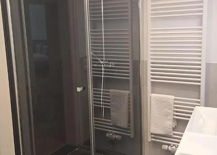 Apartment - 3 Bedroom *