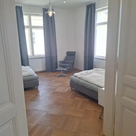 - 3 Bedroom アパート